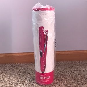 Nume Megastar flat iron